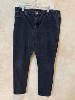 Banana Republic Black Skinny Jeans - Classic Fit women’s size 32/14,  29” inseam